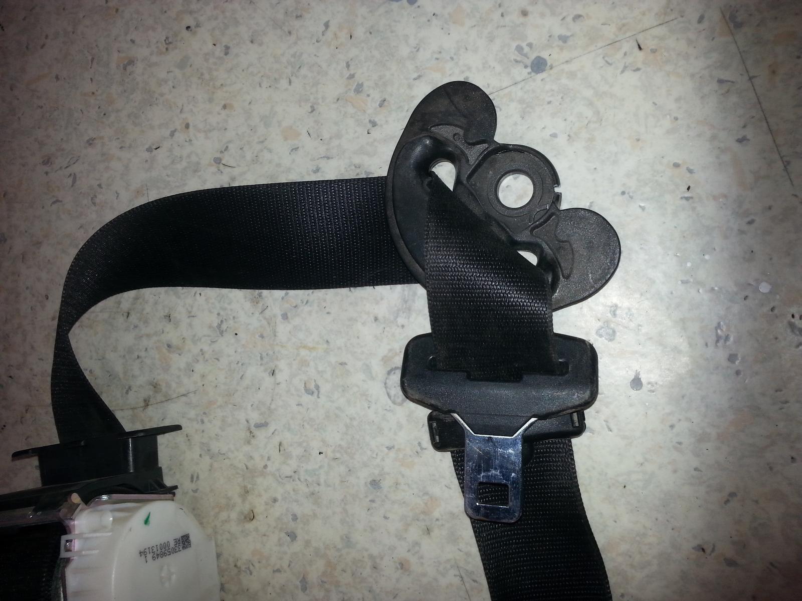 2006 Bmw 1 Series Seatbelt/Stalk View Auto part Seatbelt/Stalk Bmw 1 Series 2006