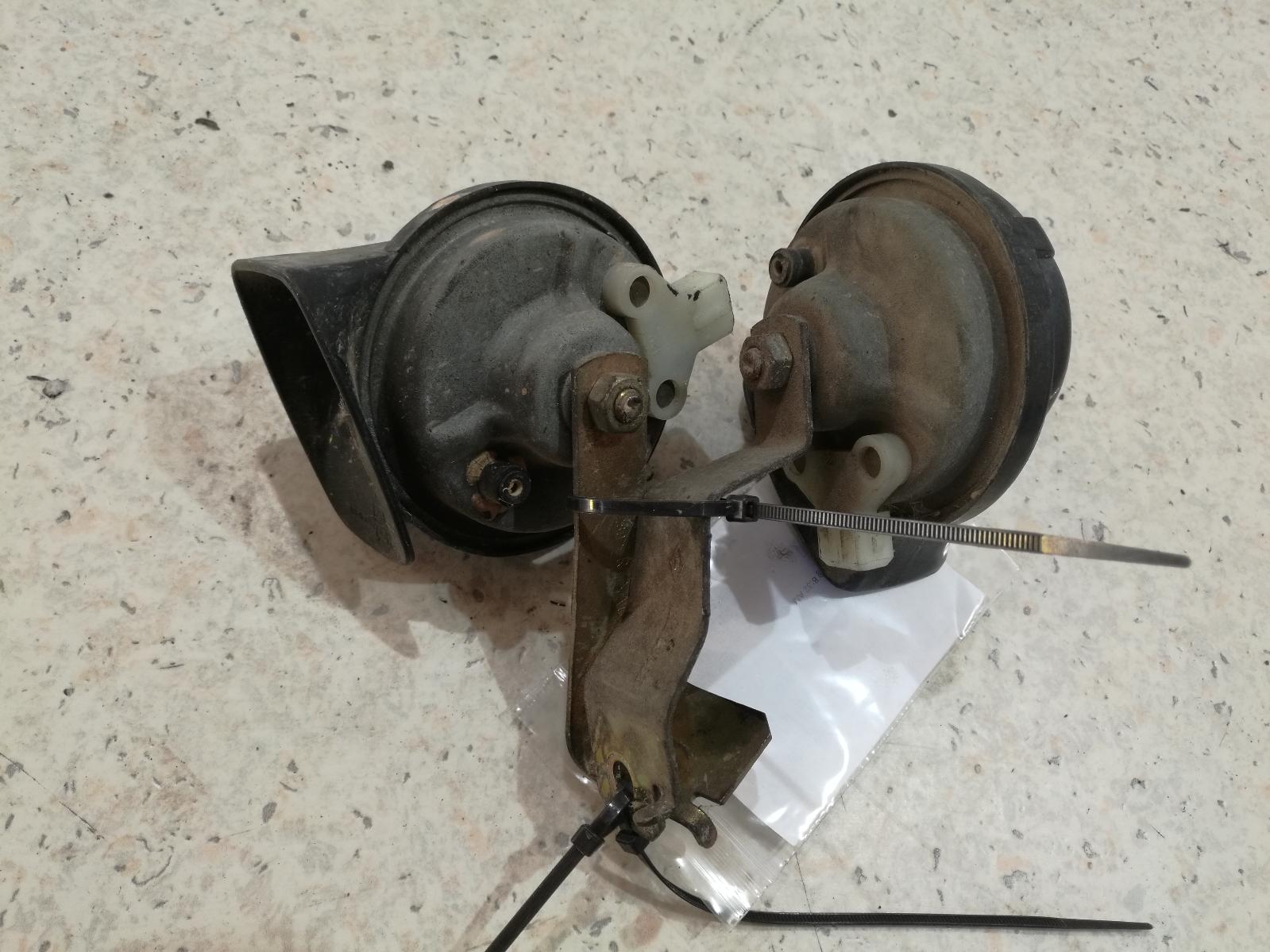 View Auto part Horn Renault Scenic 2001