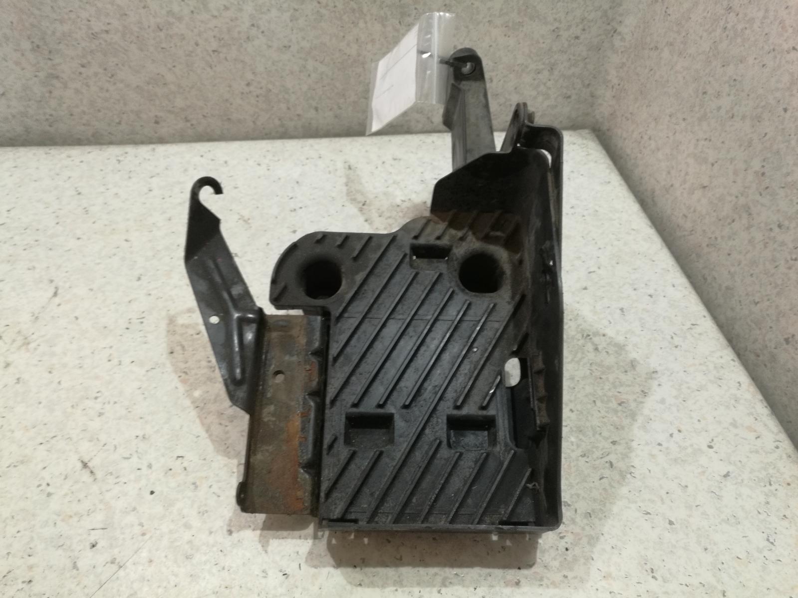 View Auto part Battery Renault Scenic 2001