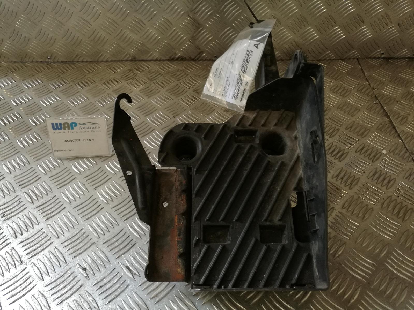 View Auto part Battery Renault Scenic 2001