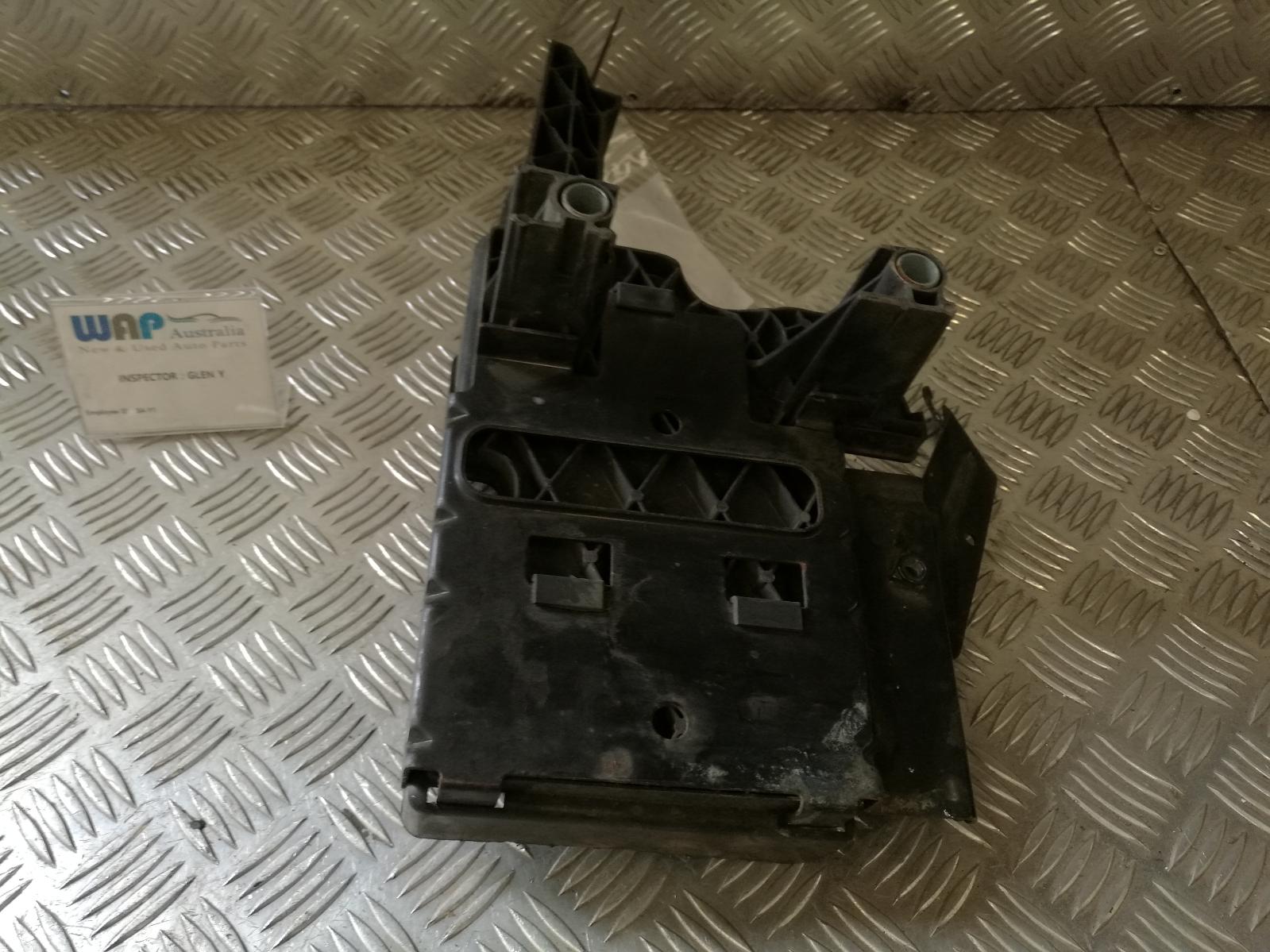 View Auto part Battery Renault Scenic 2001