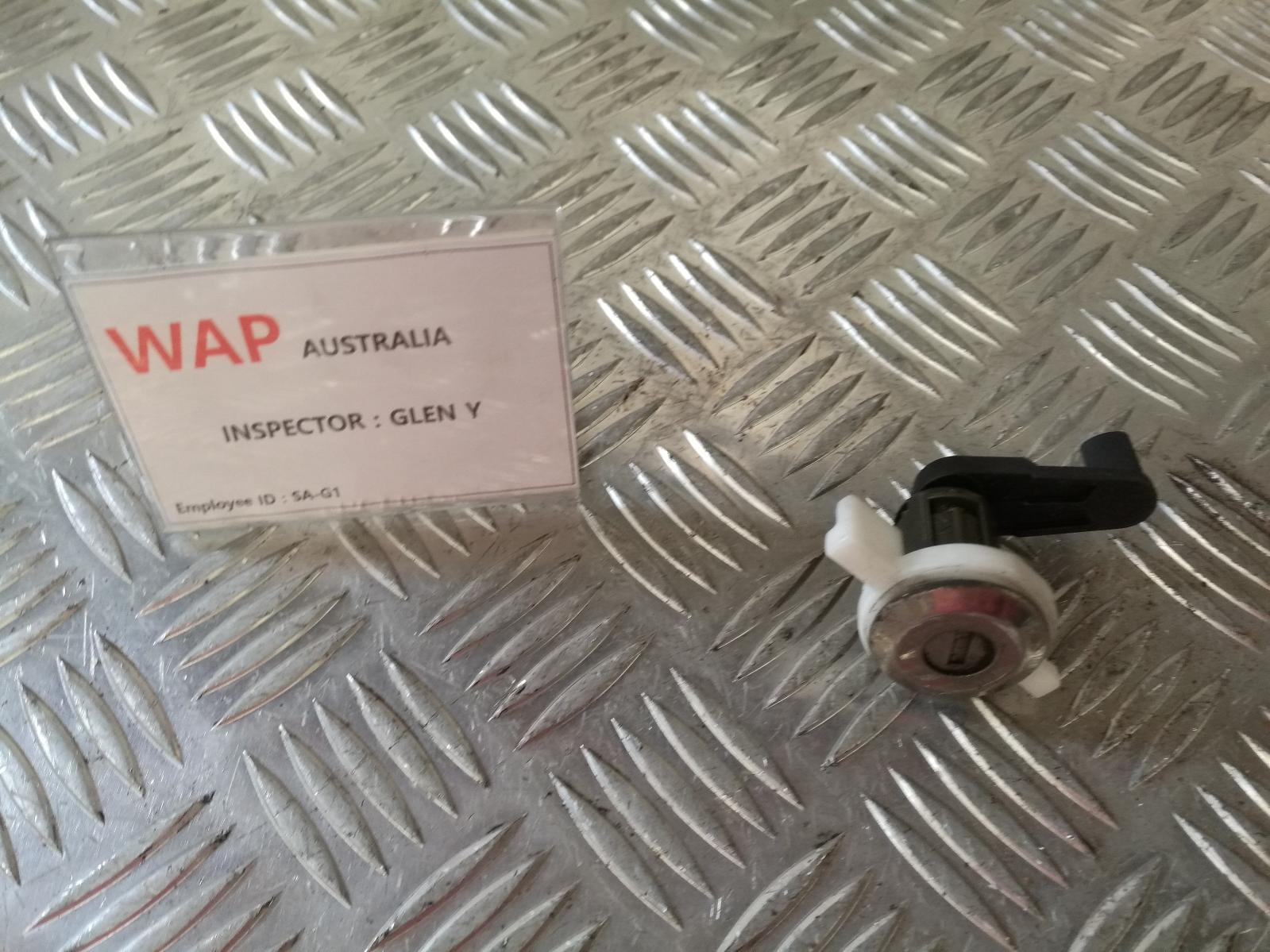 View Auto part Door/Boot/Gate Lock Renault Scenic 2001