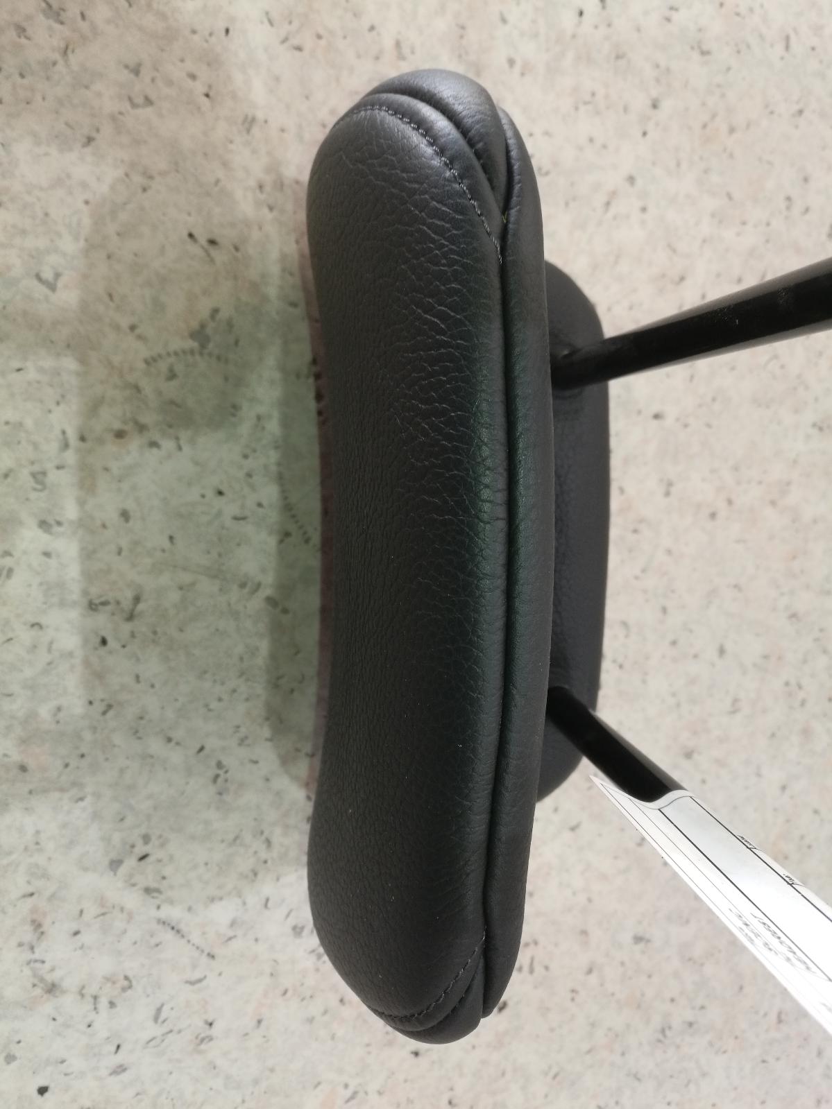 View Auto part Headrest Renault Scenic 2001