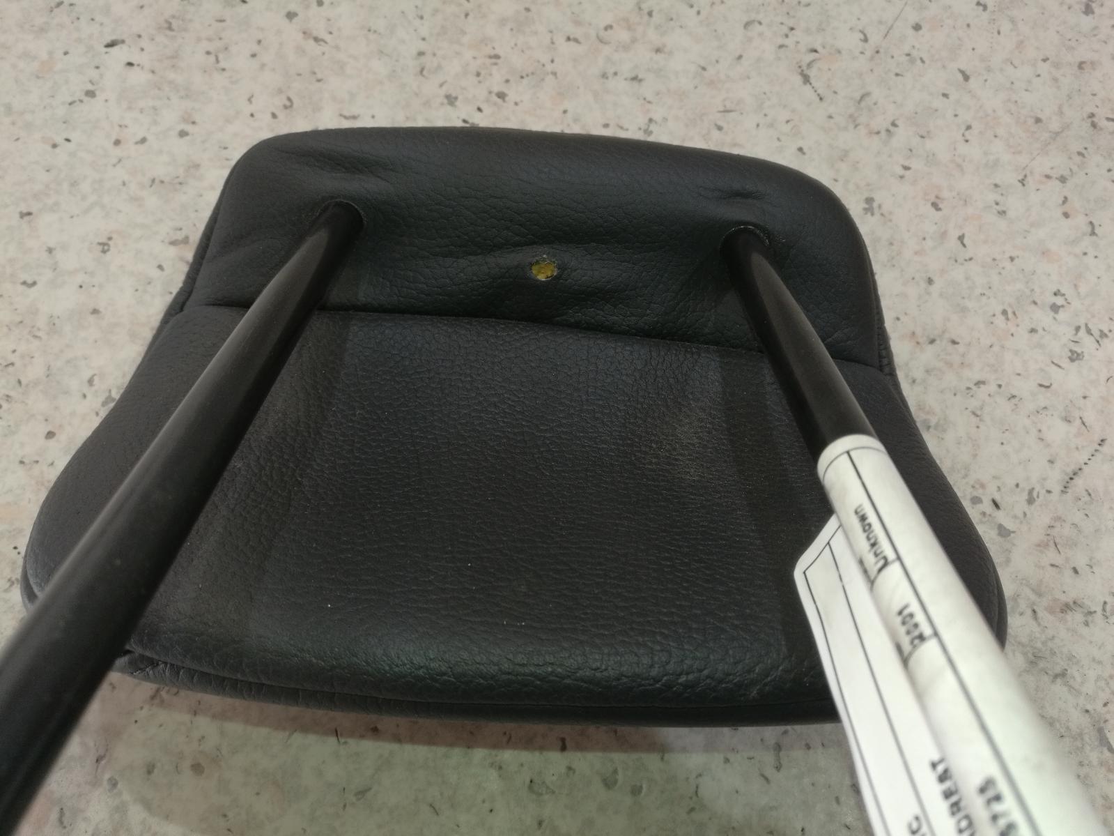 View Auto part Headrest Renault Scenic 2001