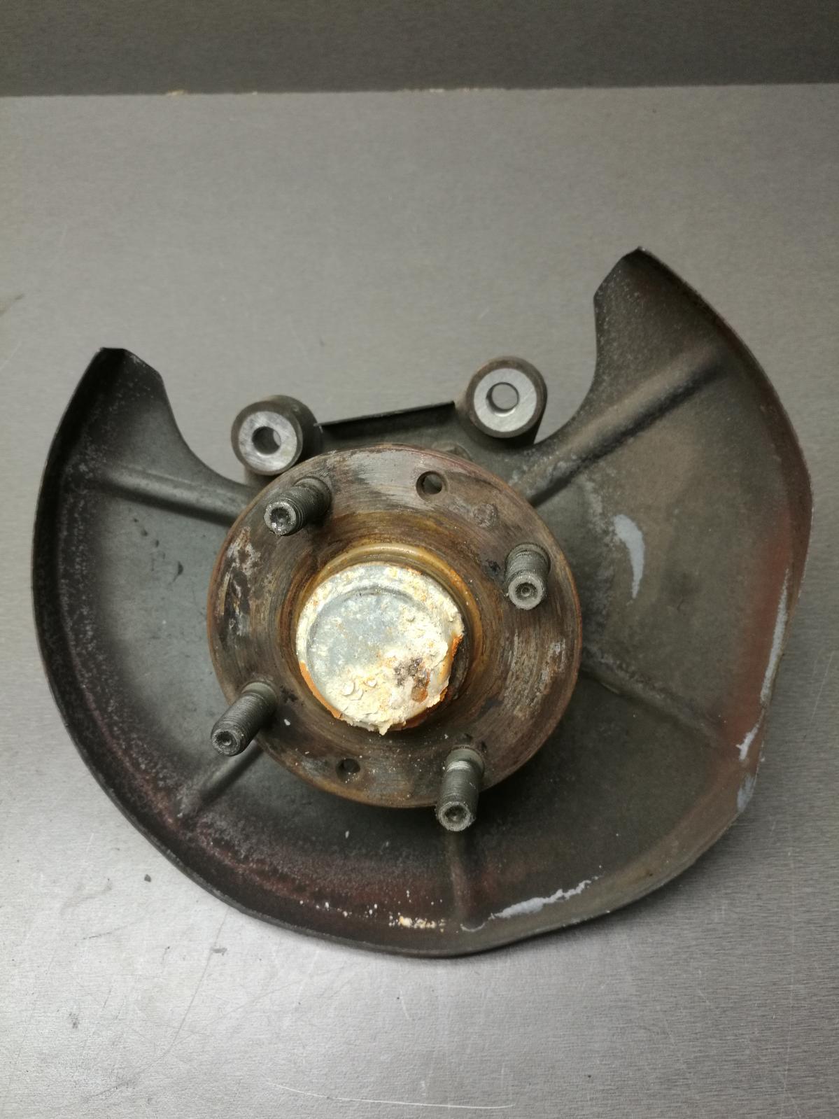 View Auto part Left Rear Hub Assembly Mazda Astina 1996