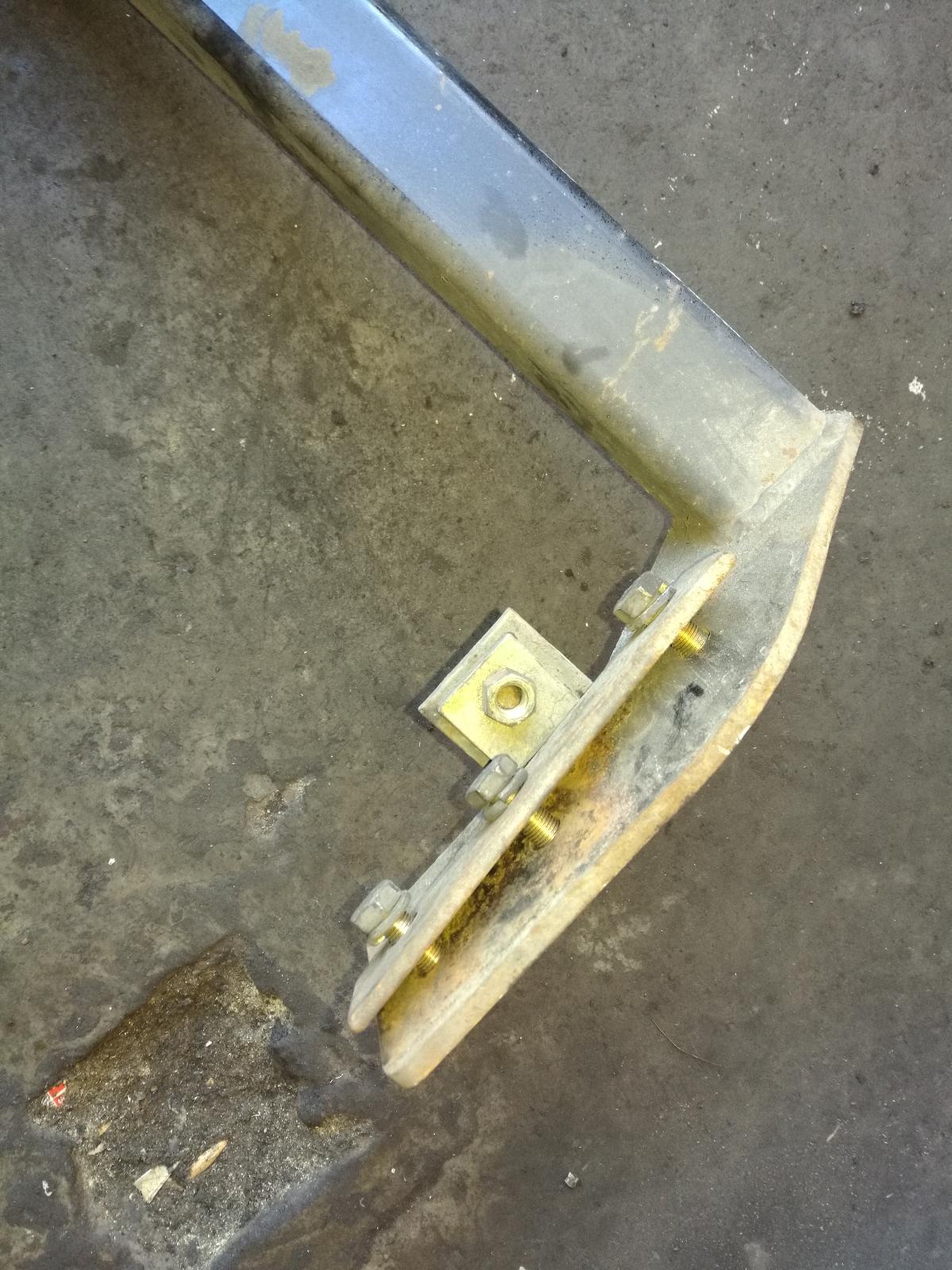 2001 Mitsubishi Triton Towbar View Auto part Towbar Mitsubishi Triton 2001