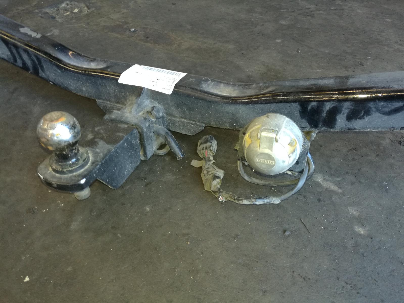 2001 Mitsubishi Triton Towbar View Auto part Towbar Mitsubishi Triton 2001