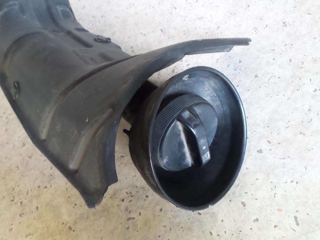 View Auto part Fuel Door / Filler Nissan Skyline 2002