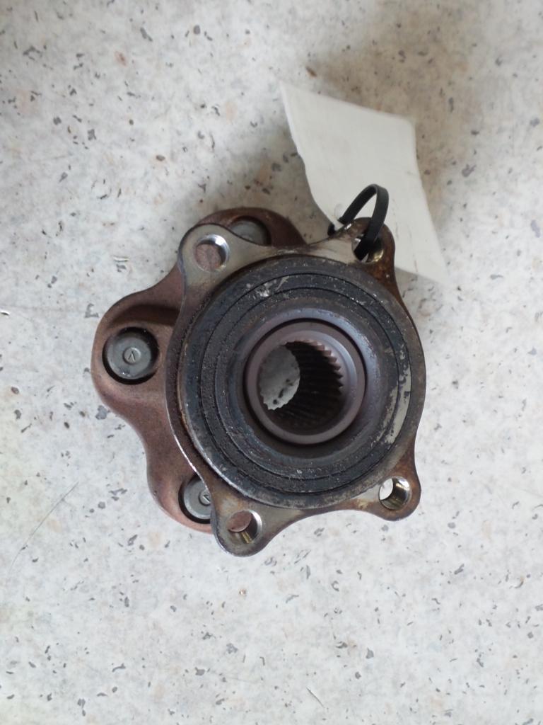 2002 Nissan Skyline Left Rear Hub Assembly View Auto part Left Rear Hub Assembly Nissan Skyline 2002