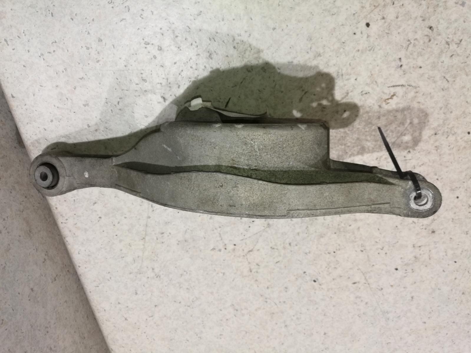 2002 Nissan Skyline Left Rear Trailing Arm View Auto part Left Rear Trailing Arm Nissan Skyline 2002