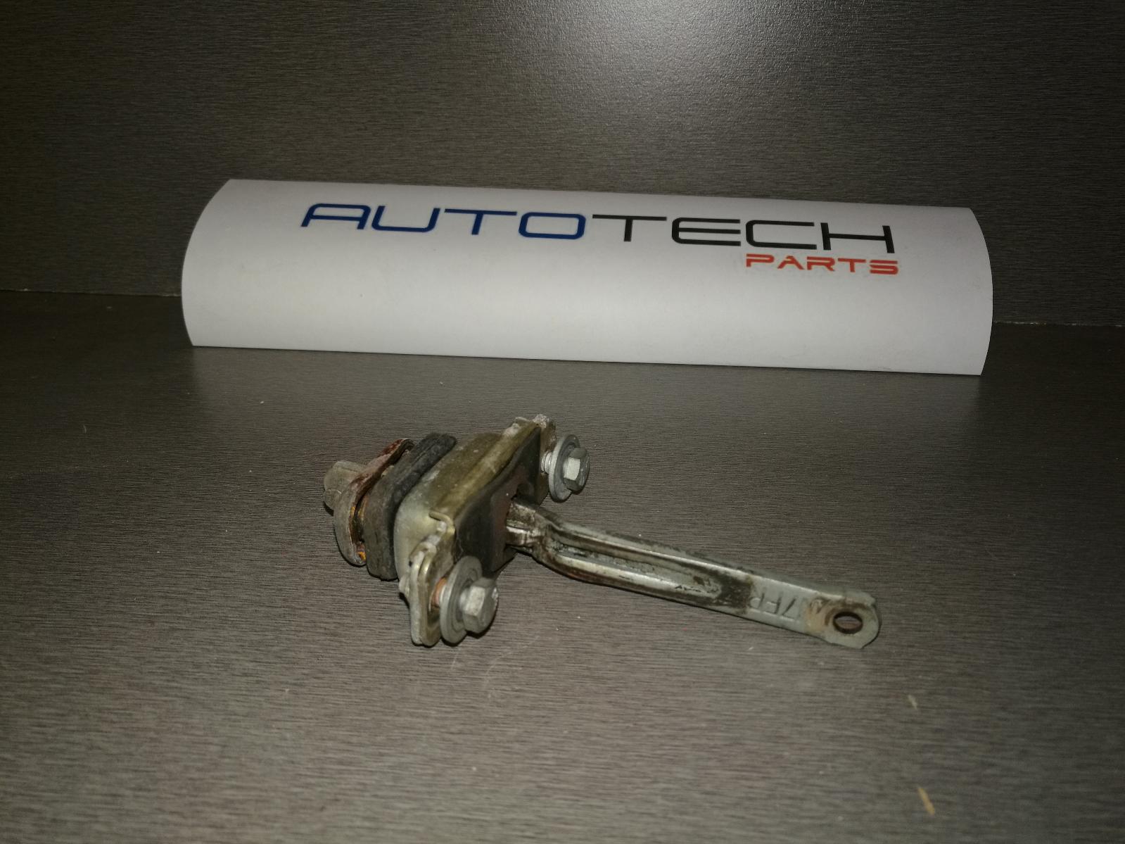 2002 Land Rover Freelander Door Hinge/Runner View Auto part Door Hinge/Runner Land Rover Freelander 2002