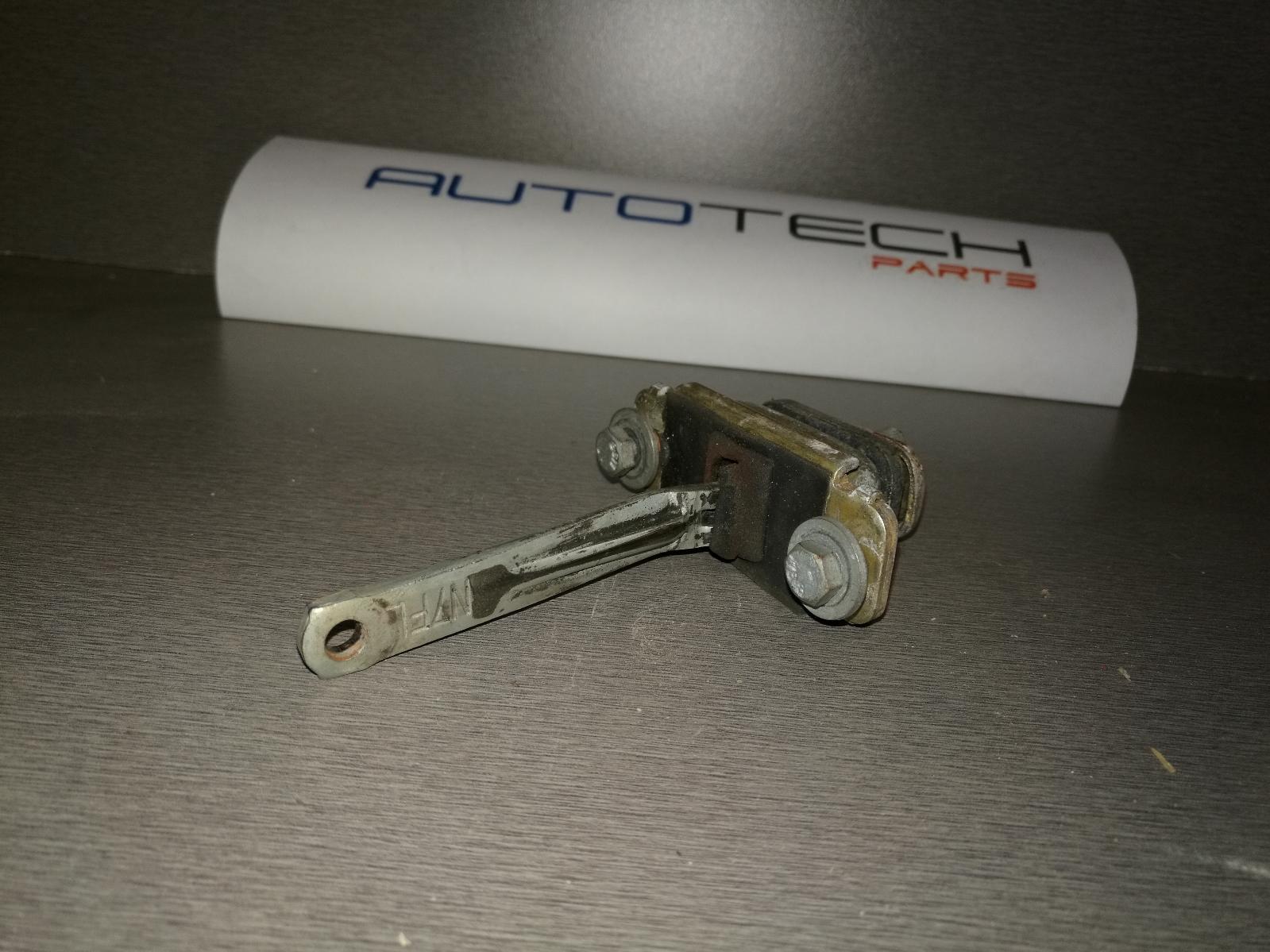 2002 Land Rover Freelander Door Hinge/Runner View Auto part Door Hinge/Runner Land Rover Freelander 2002