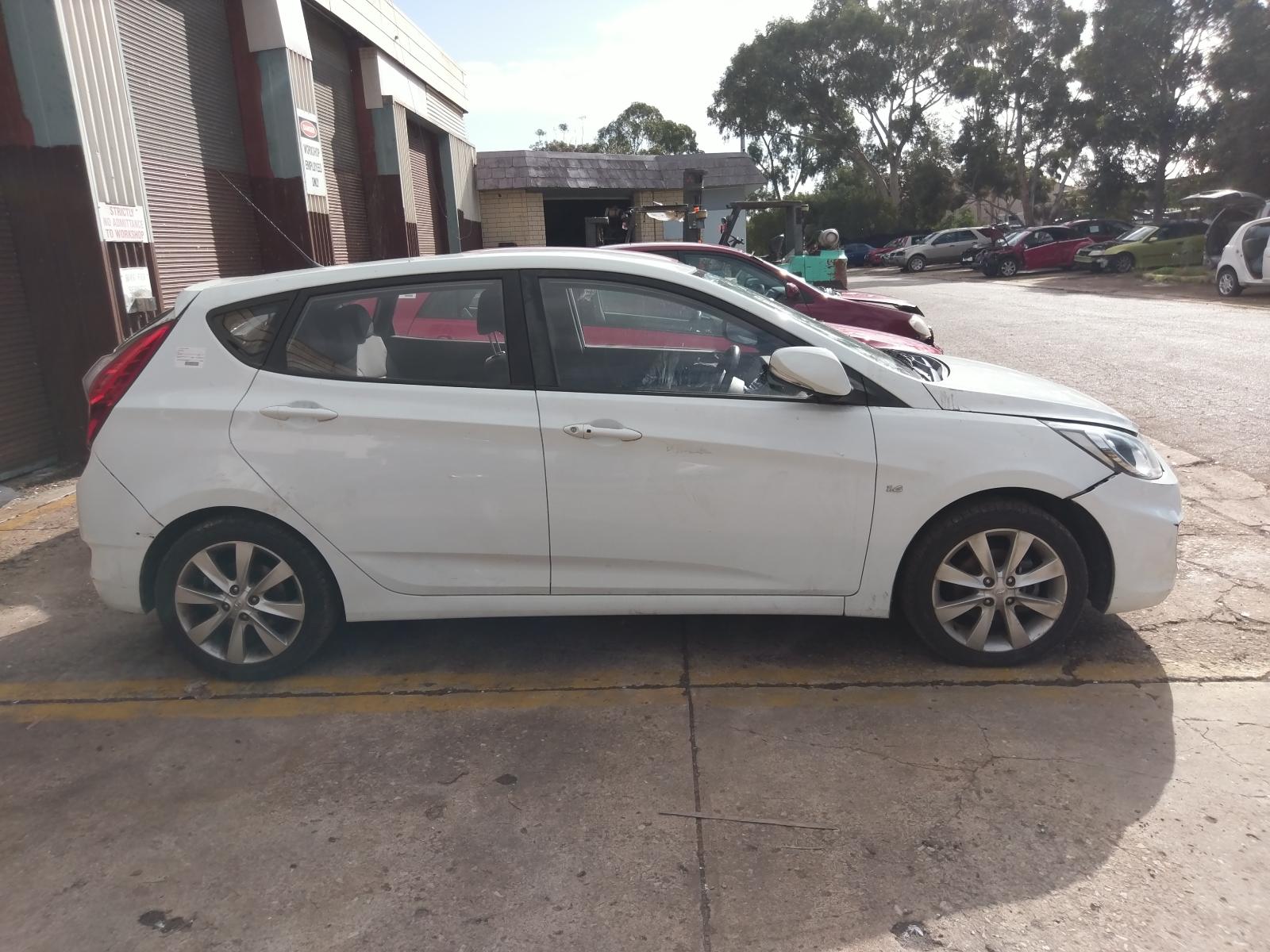 View Auto part Right Rear Wnd Reg/Motor Hyundai Accent 2011