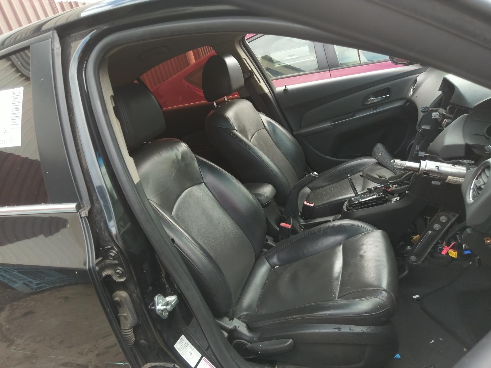 2010 Holden Cruze Left Indicator/Fog/Side View Auto part Left Indicator/Fog/Side Holden Cruze 2010