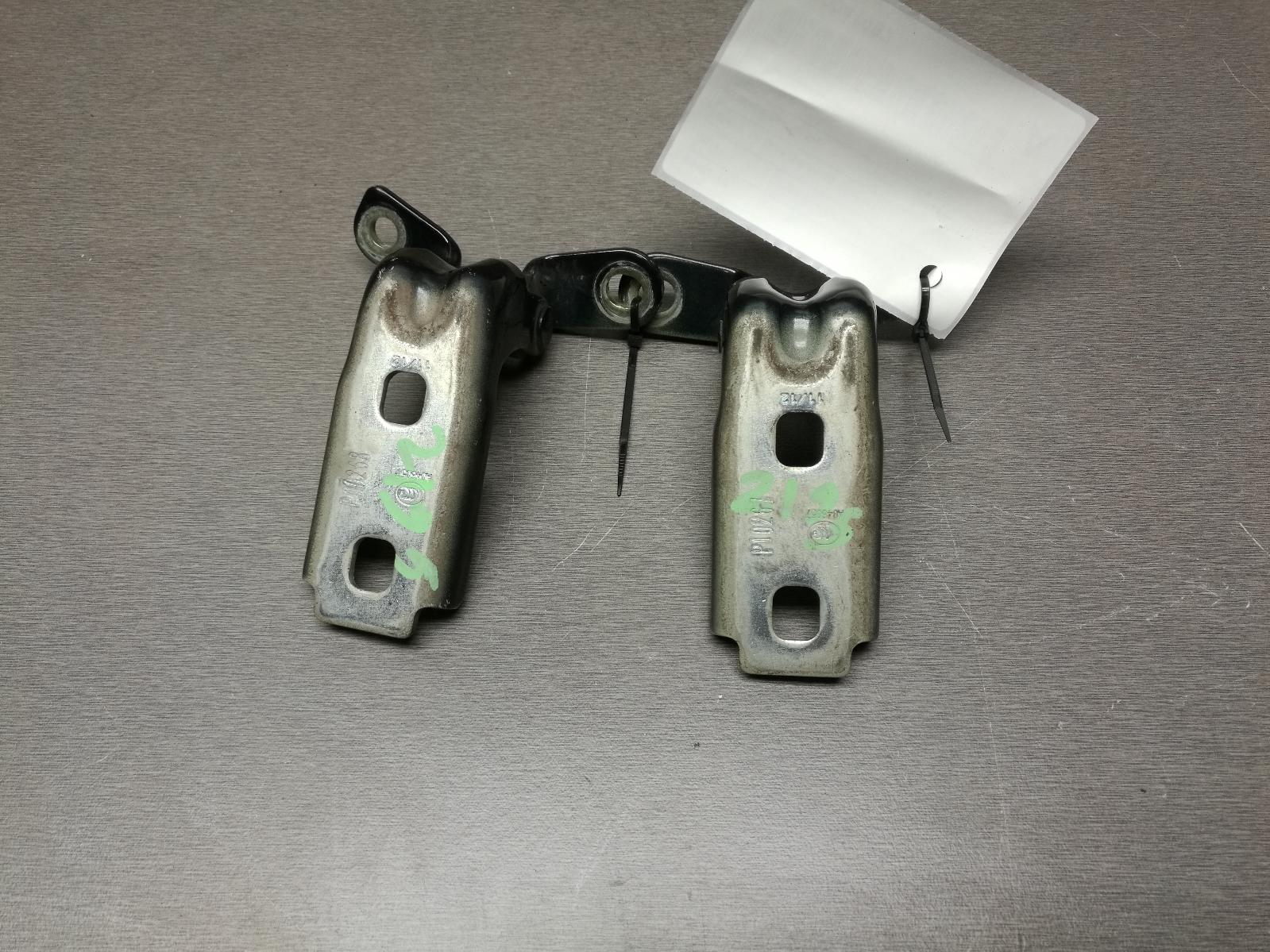 View Auto part Door Hinge/Runner Holden Cruze 2010