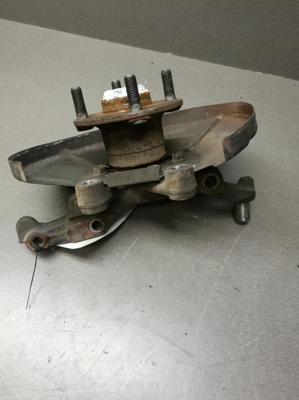 1996 Mazda Astina Right Rear Hub Assembly View Auto part Right Rear Hub Assembly Mazda Astina 1996