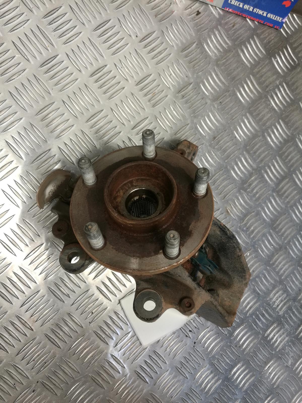 View Auto part Right Front Hub Assembly Ford Focus 2009