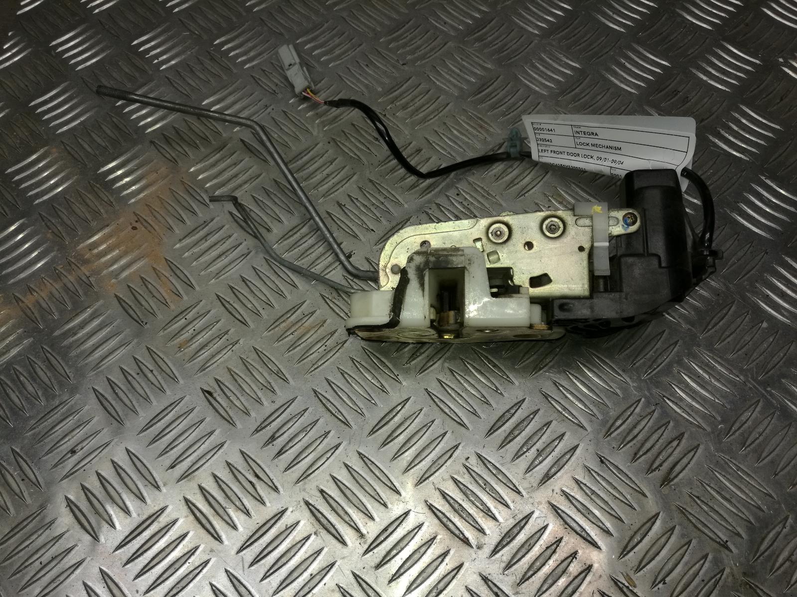 View Auto part Door/Boot/Gate Lock Honda Integra 2001