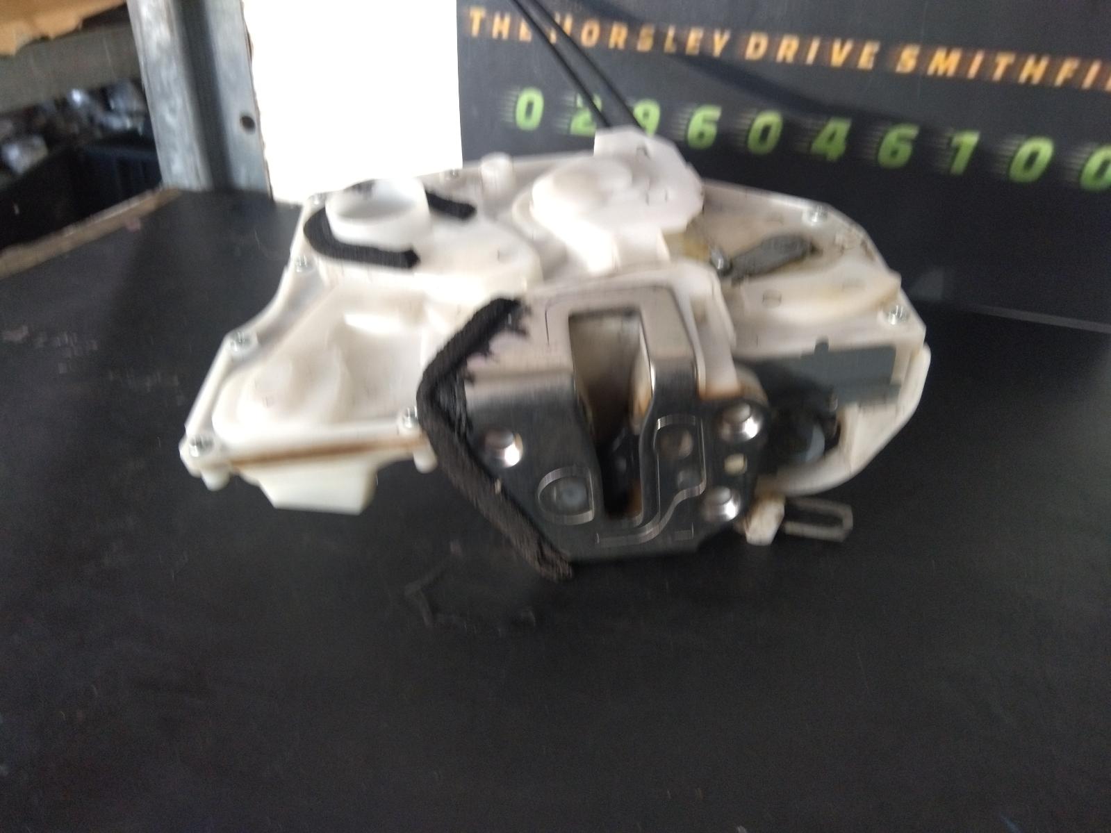 View Auto part Door/Boot/Gate Lock Suzuki Swift 2015