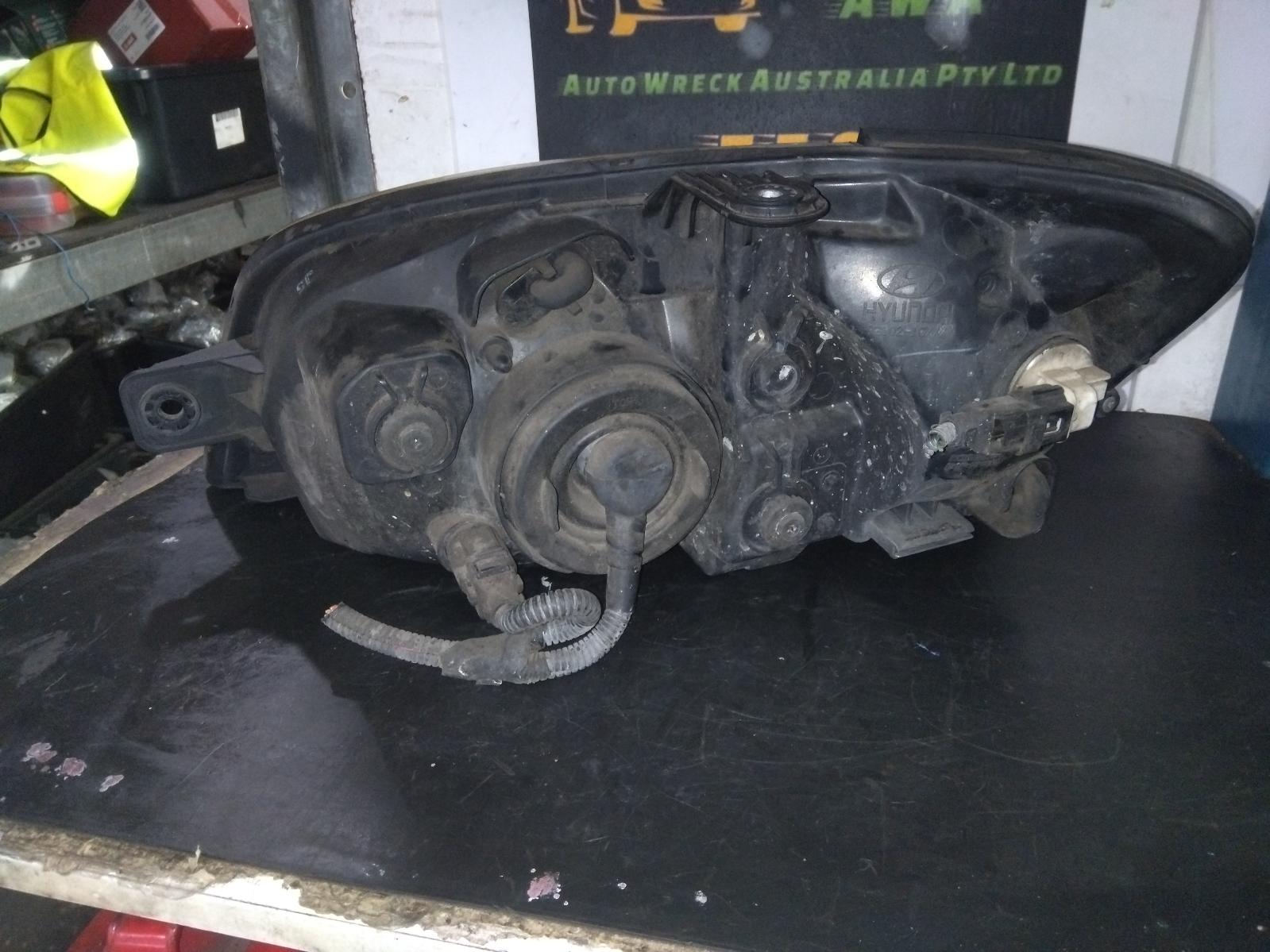 View Auto part Right Headlamp Hyundai Getz 2004