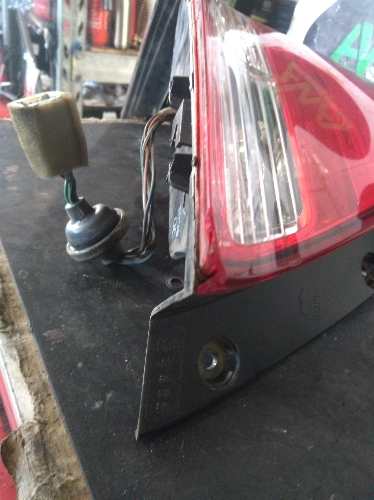View Auto part Left Taillight Honda Odyssey 2005
