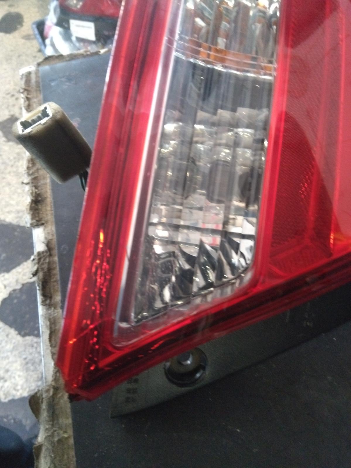 View Auto part Left Taillight Honda Odyssey 2005