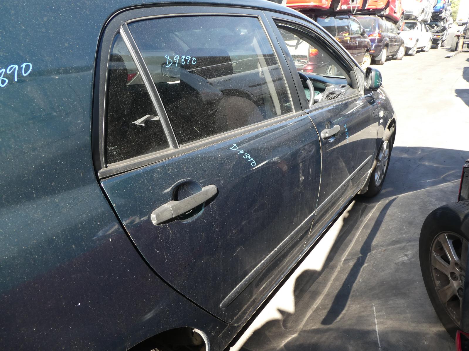 View Auto part 2nd Seat (Rear Seat) Toyota Corolla 2001