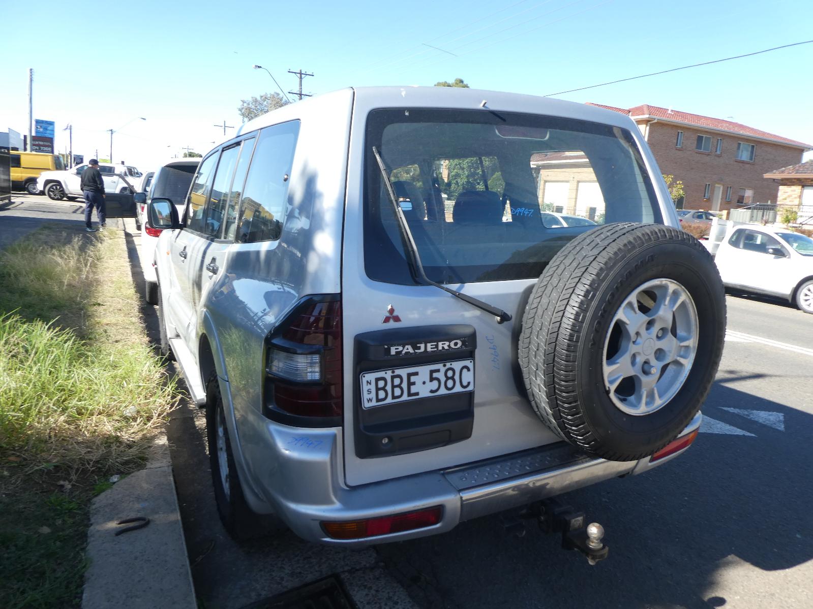 Pwr Dr Wind Switch Pajero Mitsubishi 2002