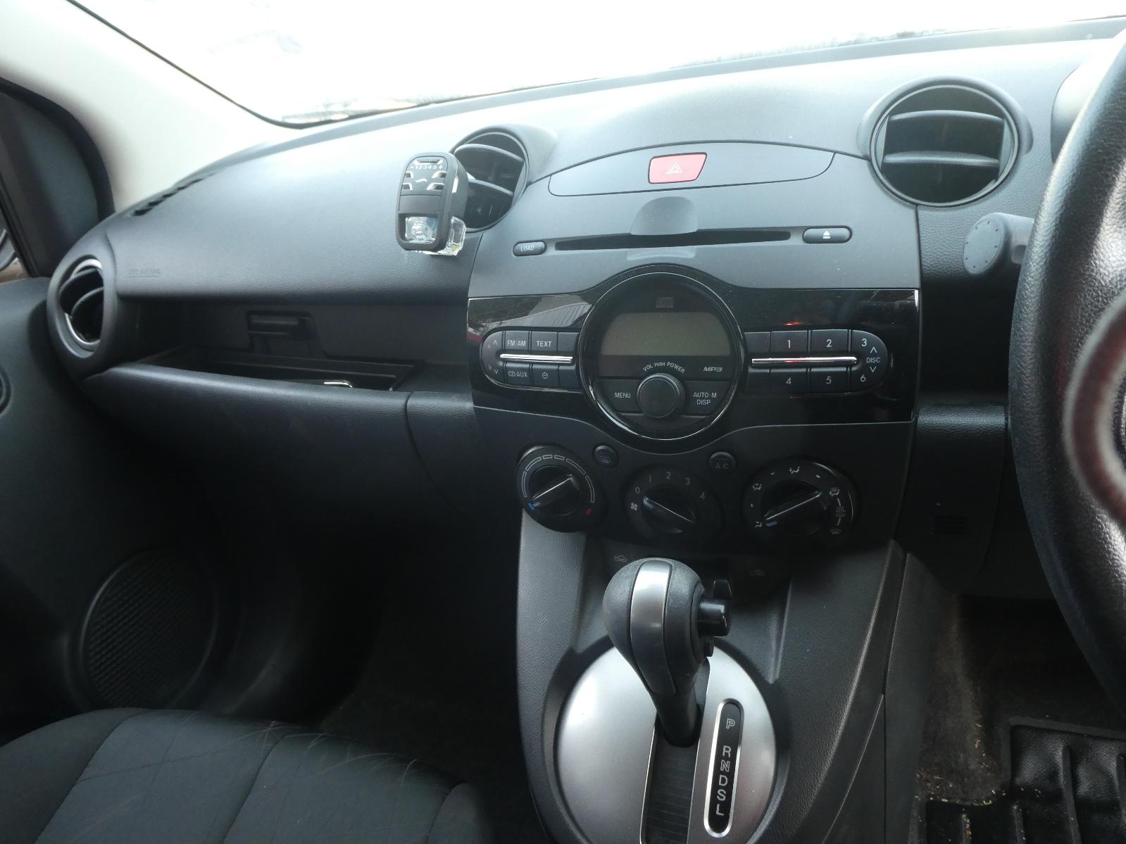 View Auto part Left Front Window Reg/Motor Mazda 2 2011