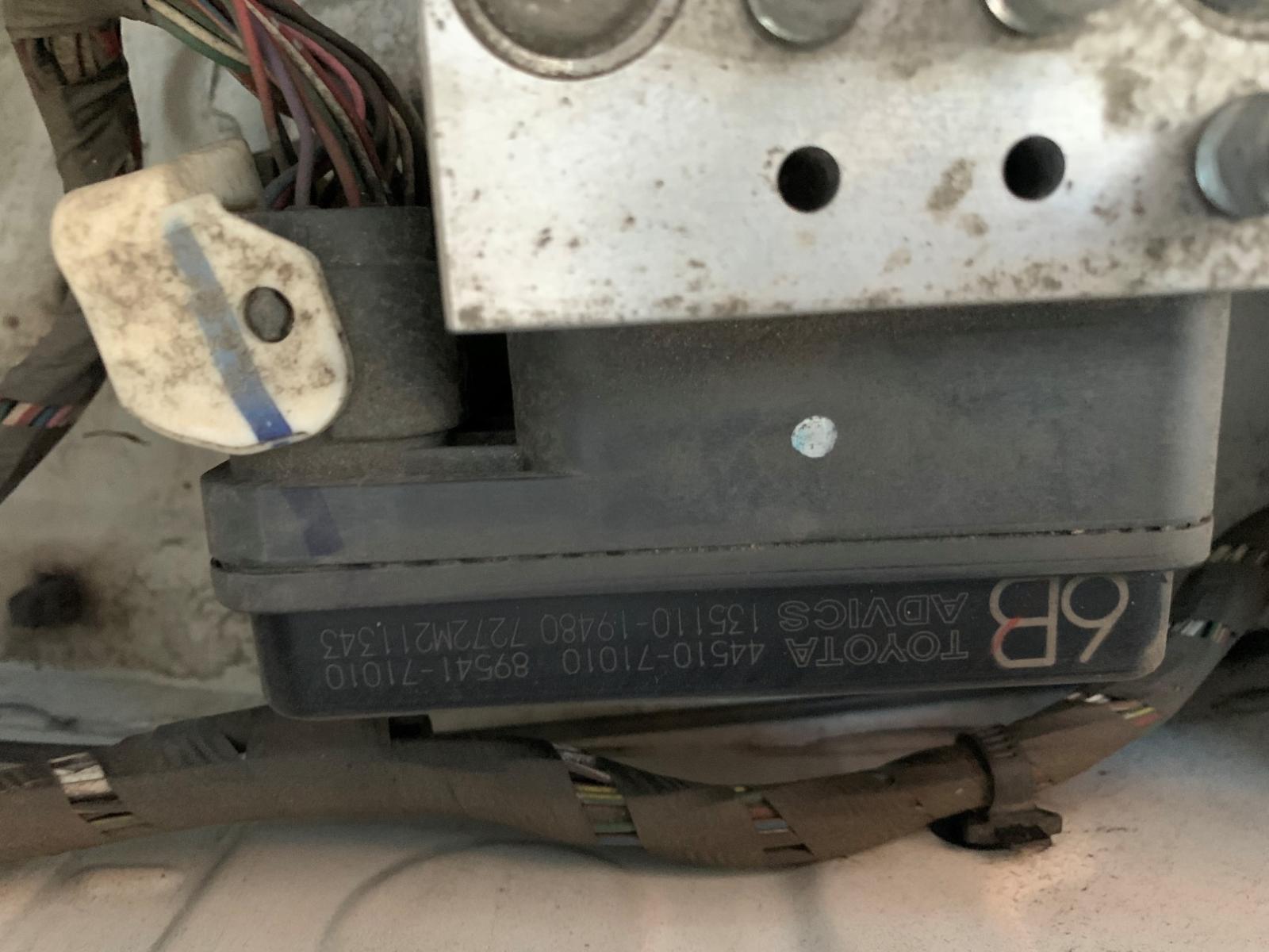 View Auto part Abs Pump/Modulator Toyota Hilux 2013