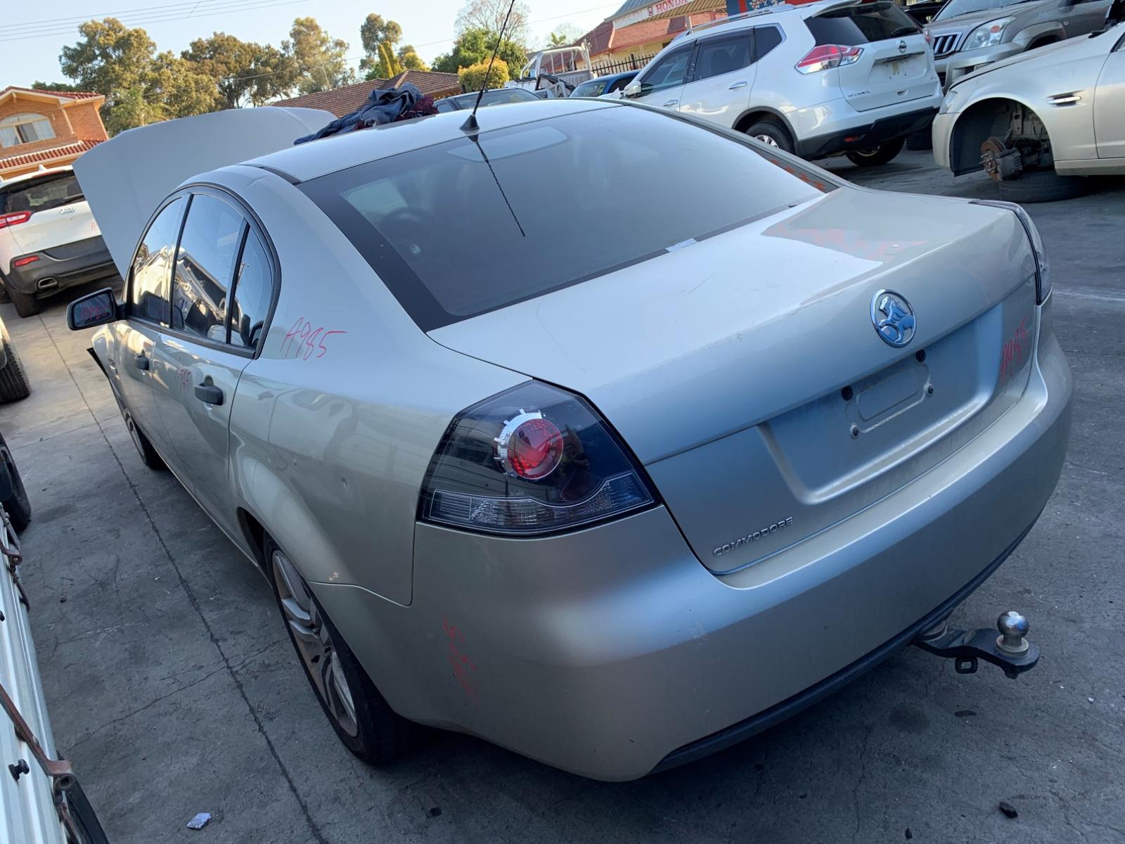 Bonnet Hinge/Strut Commodore Holden 2006