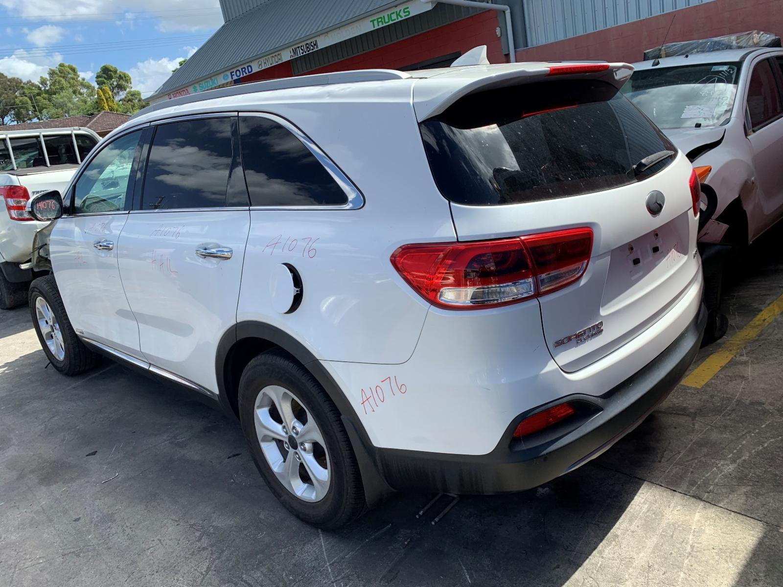 View Auto part Engine Kia Sorento 2015