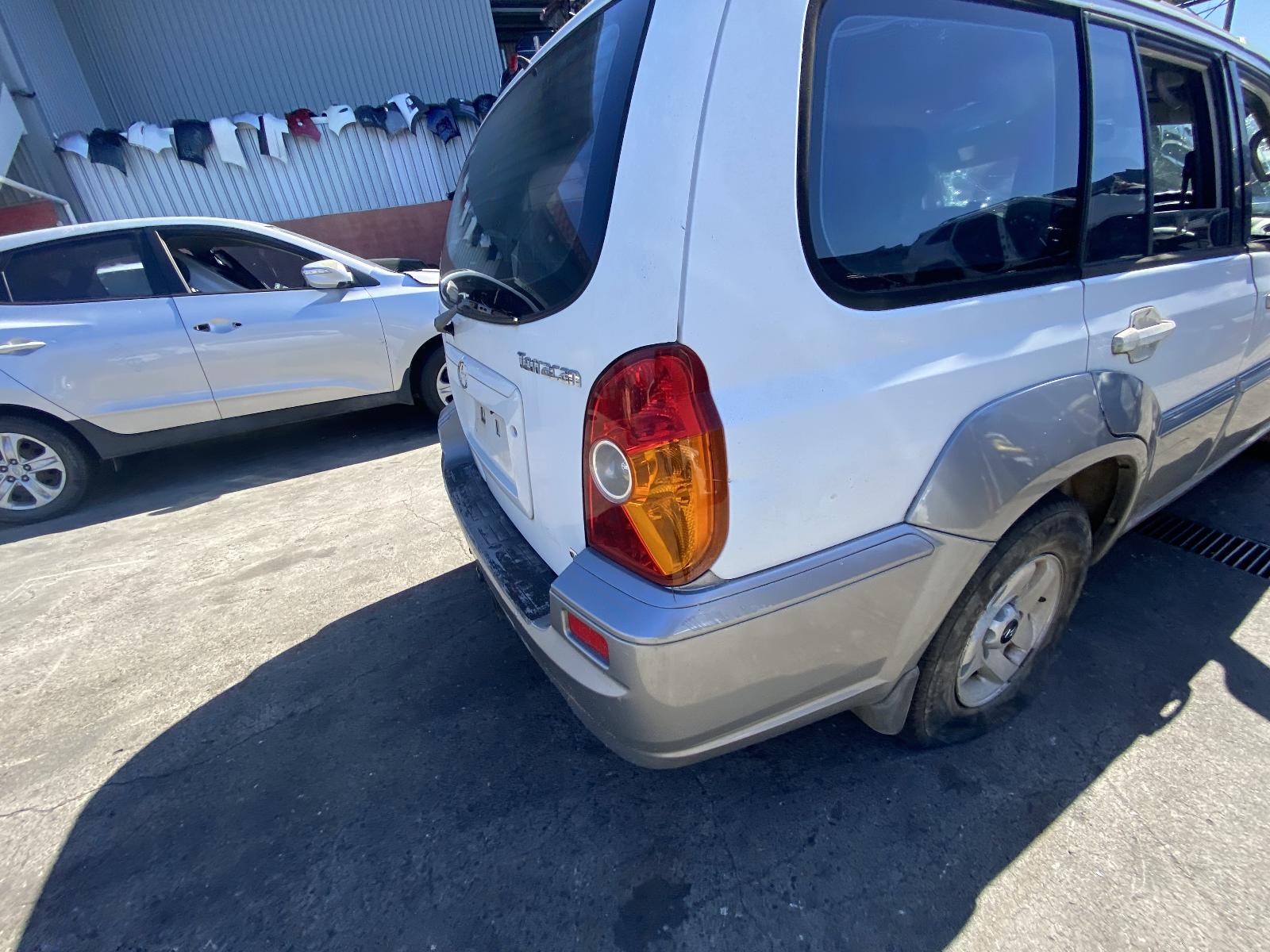 View Auto part Alternator Hyundai Terracan 2002