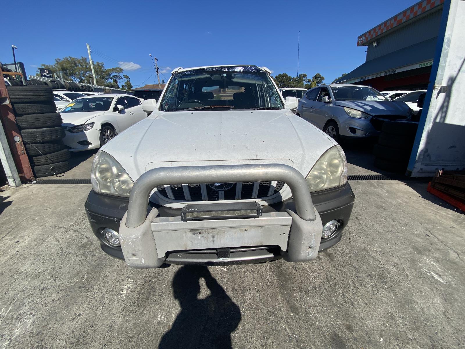 View Auto part Alternator Hyundai Terracan 2002
