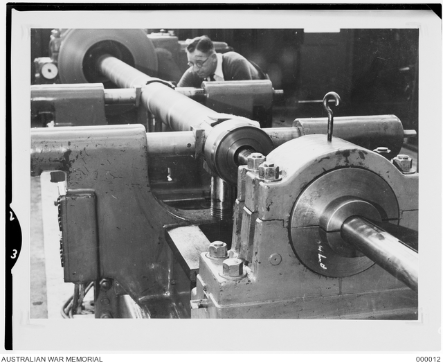 ORDNANCE MARIBYRNONG BORING A GUN BARREL. (NEGATIVE BY E.L.C
