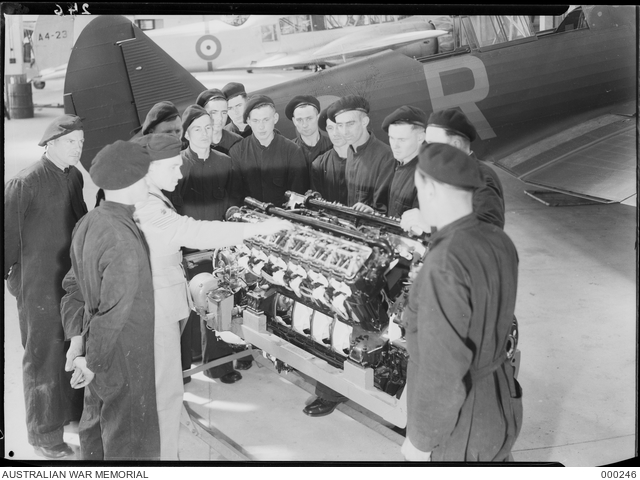 LAVERTON - INSTRUCTOR EXPLAINS ENGINES TO MECHANICS. RAAF TRAINING ON ...