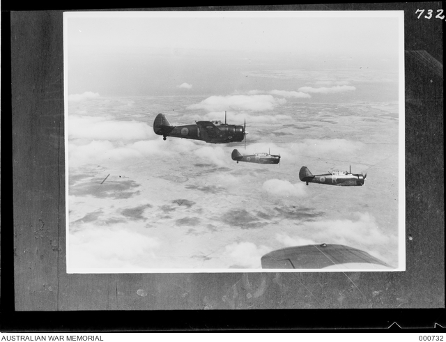 LAVERTON - WIRRAWAYS FLYING IN FORMATION. RAAF FORMATION FLYING ...