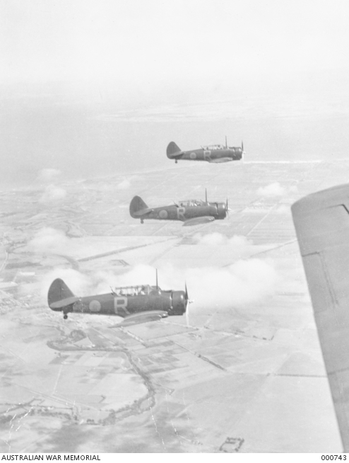 LAVERTON -WIRRAWAYS FLYING IN FORMATION. RAAF FORMATION FLYING ...