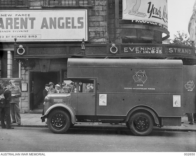 THE TEA CAR AT THE STRAND THEATRE. | Australian War Memorial