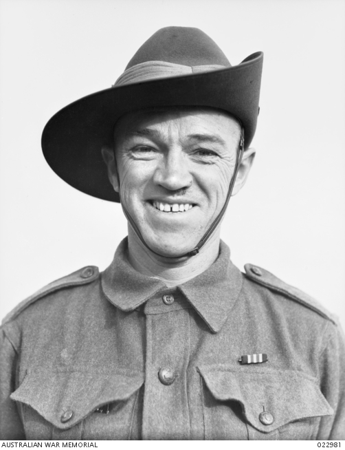 SYRIA. 1942-01. GUNNER G.N. GRAYSON OF THE 2/5TH AUSTRALIAN FIELD ...
