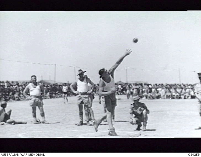 GAZA RIDGE, PALESTINE. 1942-05. AIF SPORTS MEETING. A COMPETITOR IN THE ...