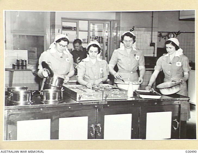 FRANKSTON, VIC. 1942-09. MEMBERS OF THE VOLUNTARY AID DETACHMENT DO ALL ...