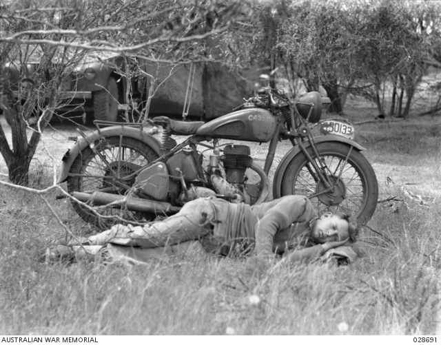 GERALDTON, AUSTRALIA. 1942-10. A DESPATCH RIDER TAKING PART IN THE ...