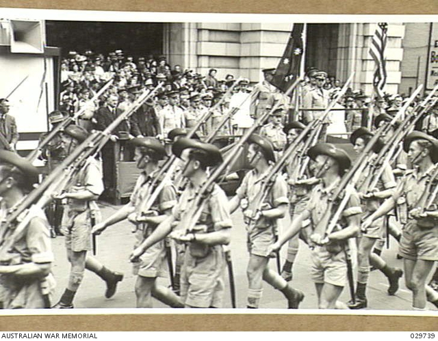 PERTH, WA. 1943-03-18. MEMBERS OF THE 5TH AUSTRALIAN INFANTRY BATTALION 