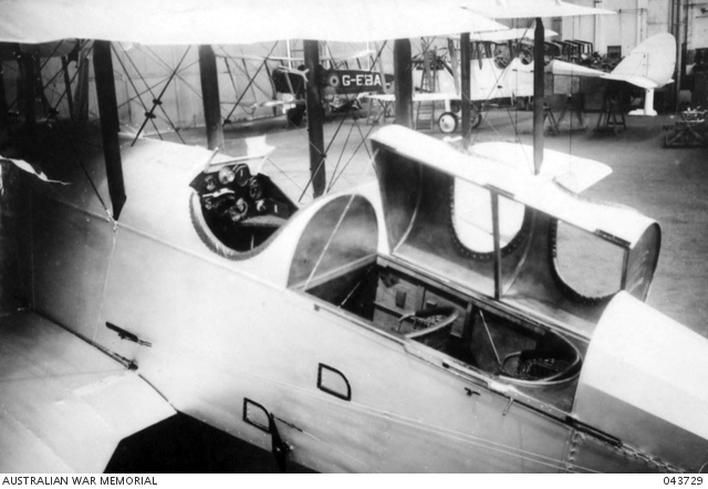 DE HAVILLAND DH9 AIRCRAFT, THREE SEATER, SHOWING COCKPIT ARRANGEMENT ...