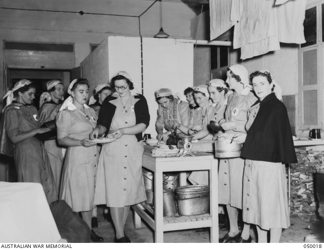 GAZA RIDGE, PALESTINE. 1942-11-21. MEMBERS OF THE VOLUNTARY AID ...
