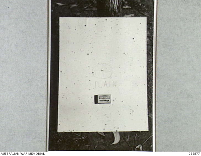 DARWIN, NT. 1943-08-11. CONTAMINATION DETECTORS USED IN A TRIAL OF 25 ...