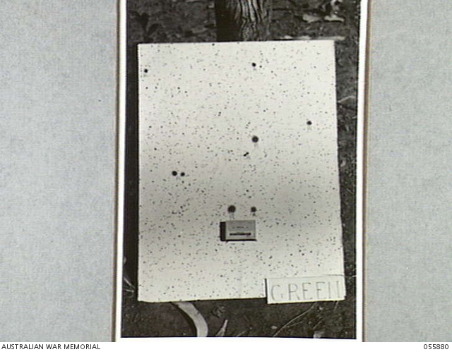 DARWIN, NT. 1943-08-11. CONTAMINATION DETECTORS USED IN A TRIAL OF 25 ...
