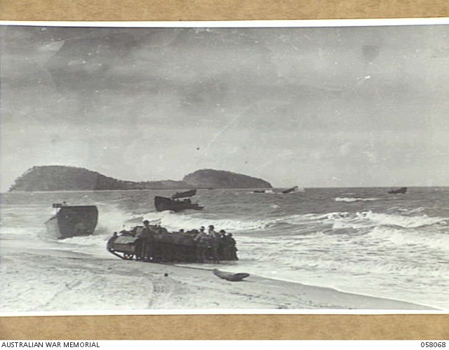 TRINITY BEACH, QLD. 1943-08-23. BREN GUN CARRIER JUST UNLOADED FROM A ...