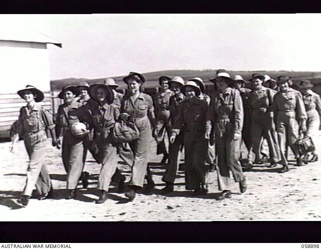 ATHERTON, QLD. 1943-10-24. MEMBERS OF THE AUSTRALIAN WOMEN'S LAND ARMY ...